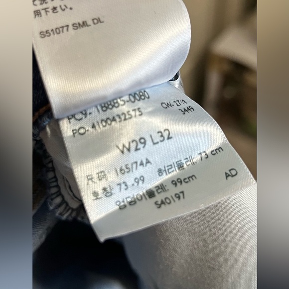 Levi’s - Picture 3 of 4